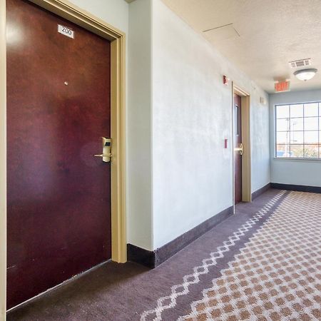 Oyo Townhouse Wichita Falls West المظهر الخارجي الصورة