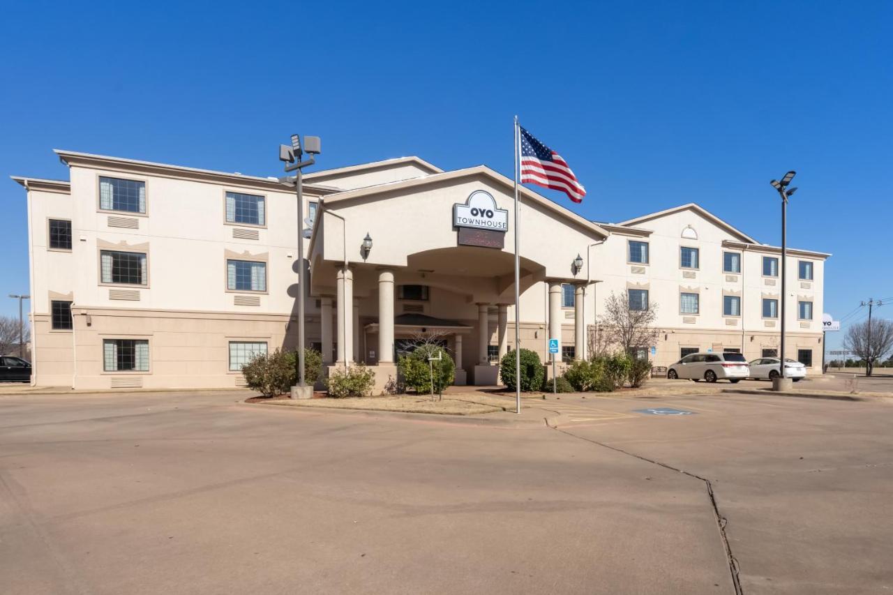Oyo Townhouse Wichita Falls West المظهر الخارجي الصورة