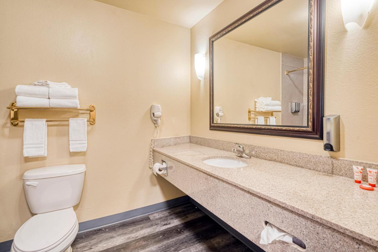 Oyo Townhouse Wichita Falls West المظهر الخارجي الصورة