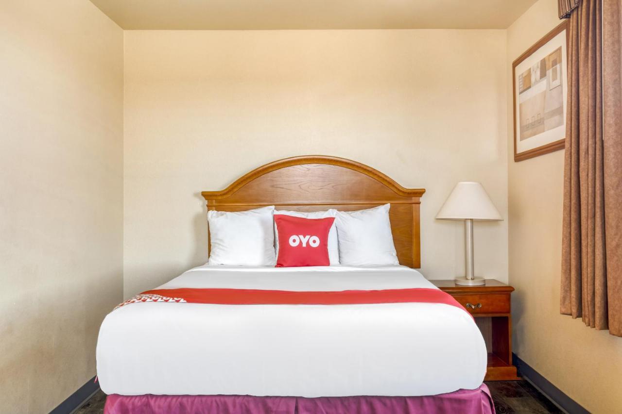 Oyo Townhouse Wichita Falls West المظهر الخارجي الصورة