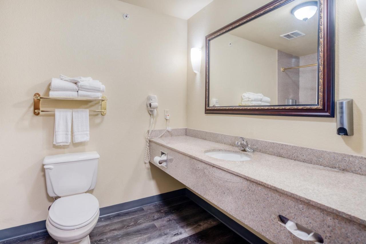 Oyo Townhouse Wichita Falls West المظهر الخارجي الصورة