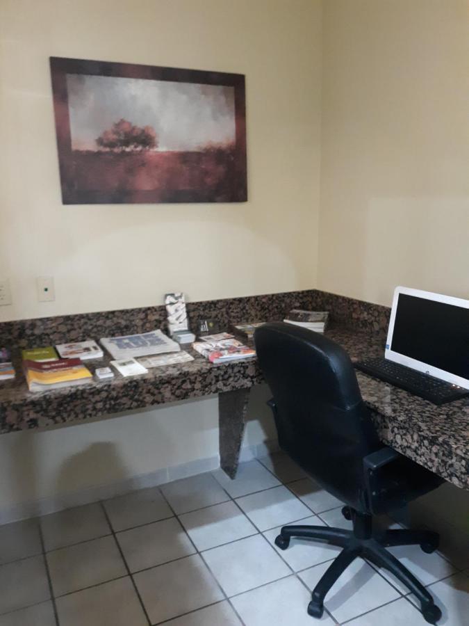 Oyo Townhouse Wichita Falls West المظهر الخارجي الصورة