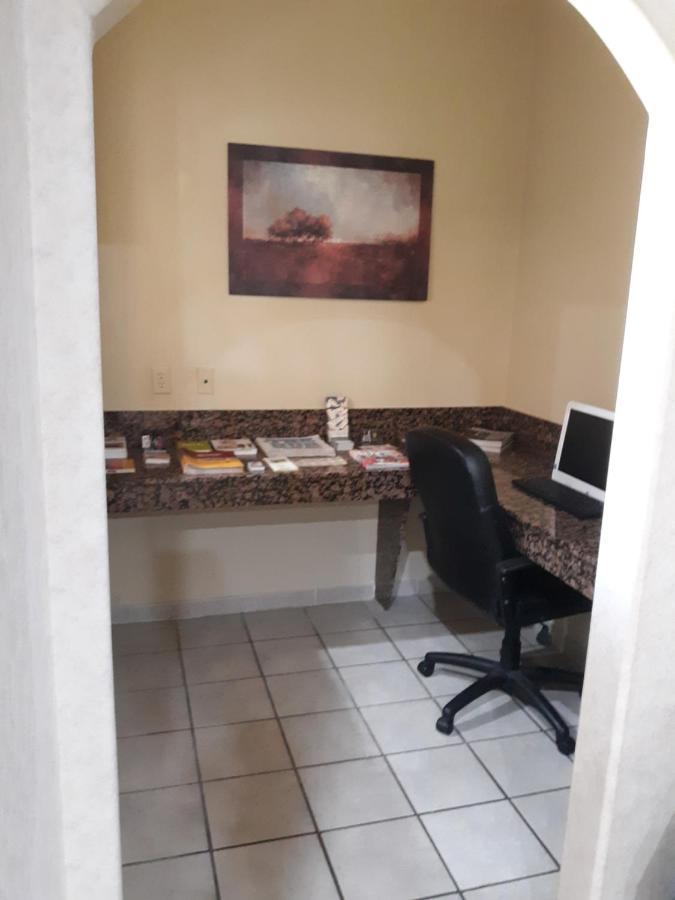 Oyo Townhouse Wichita Falls West المظهر الخارجي الصورة